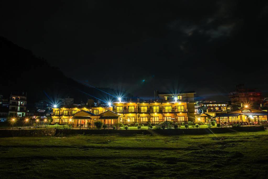 Majestic Lake Front Hotel & Suites Pokhara Bagian luar foto