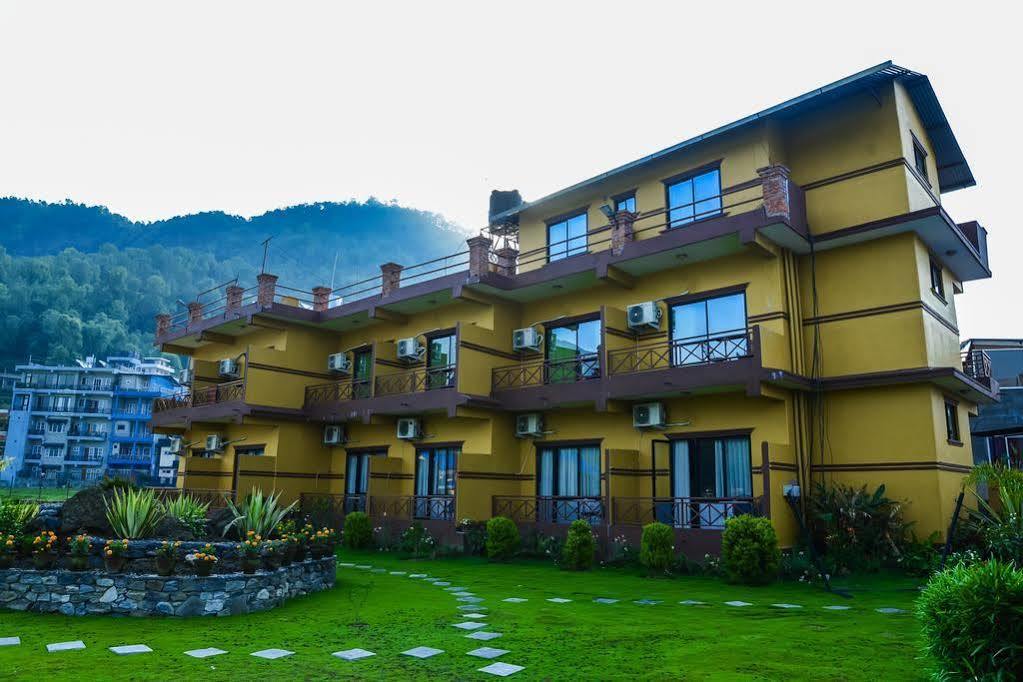 Majestic Lake Front Hotel & Suites Pokhara Bagian luar foto