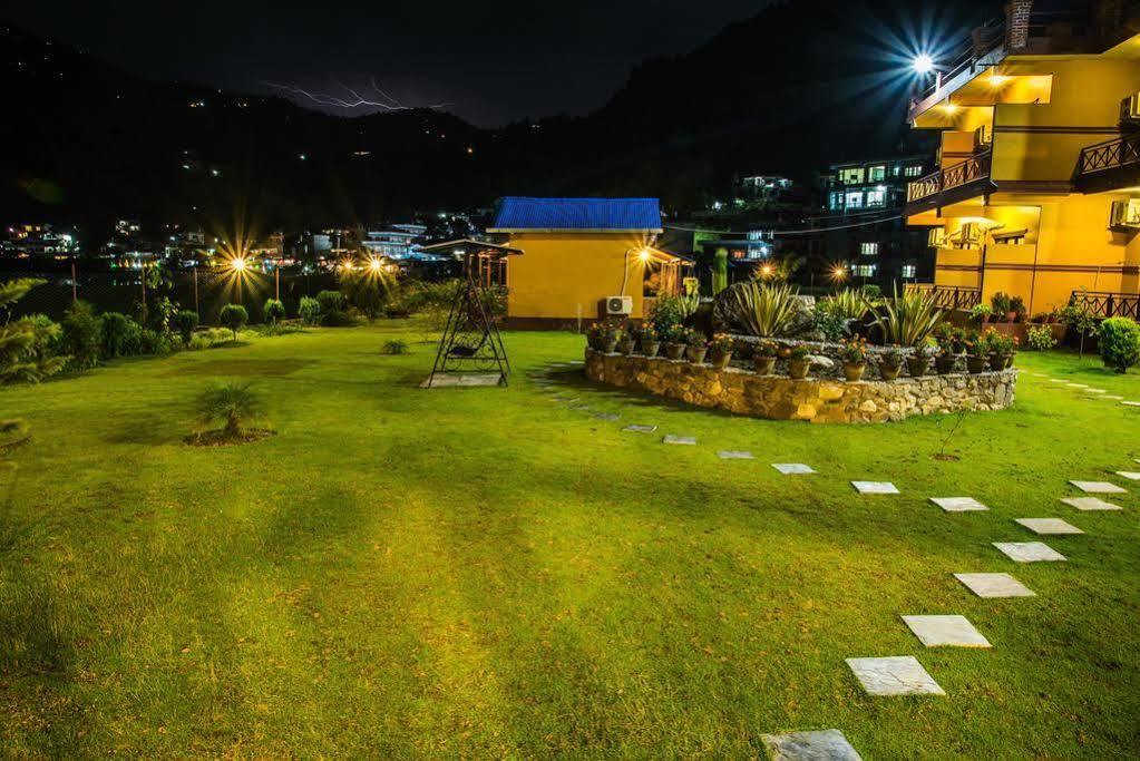 Majestic Lake Front Hotel & Suites Pokhara Bagian luar foto